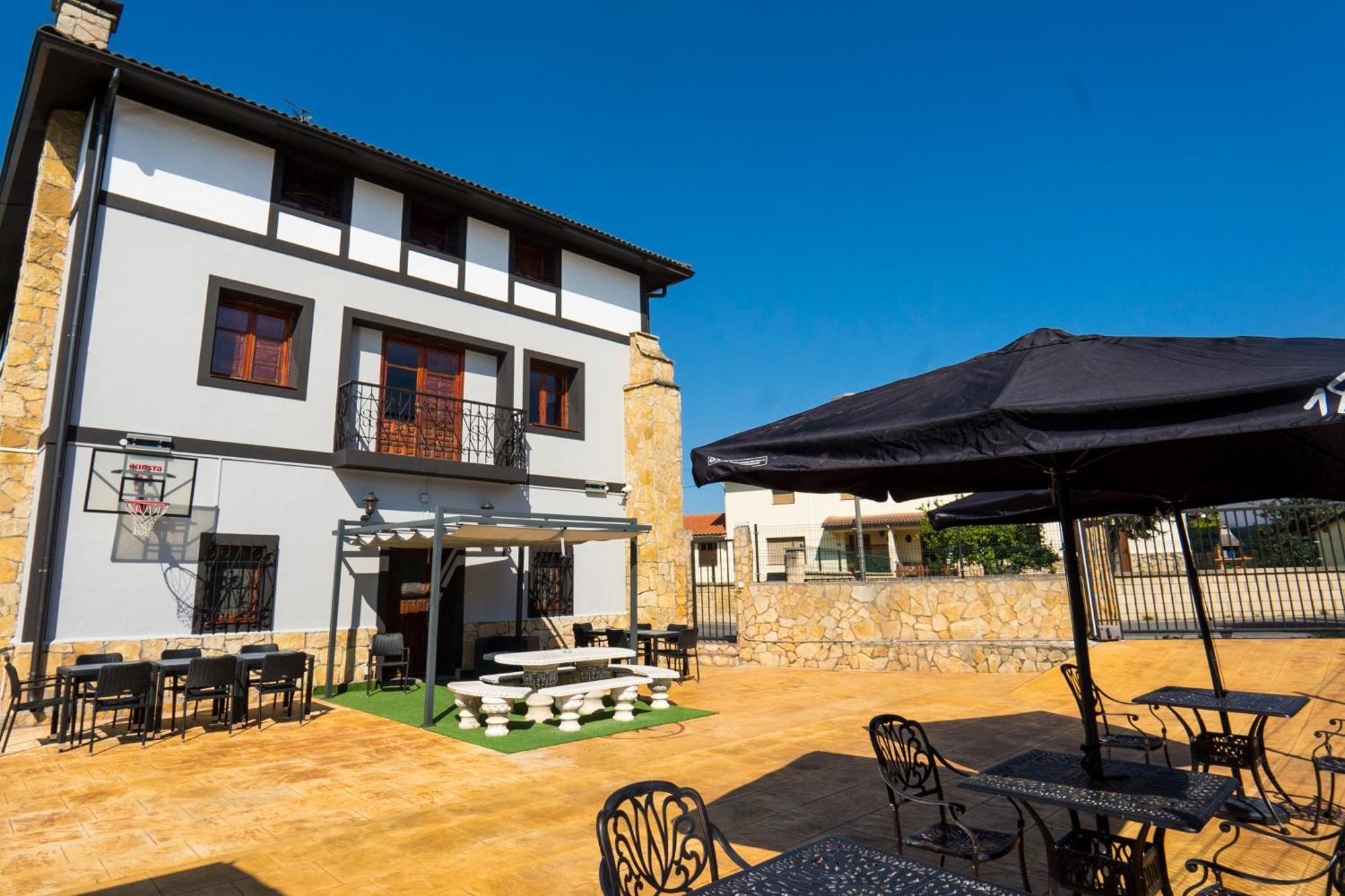 Paratene Ostatu Habitaciones Эрандио Экстерьер фото