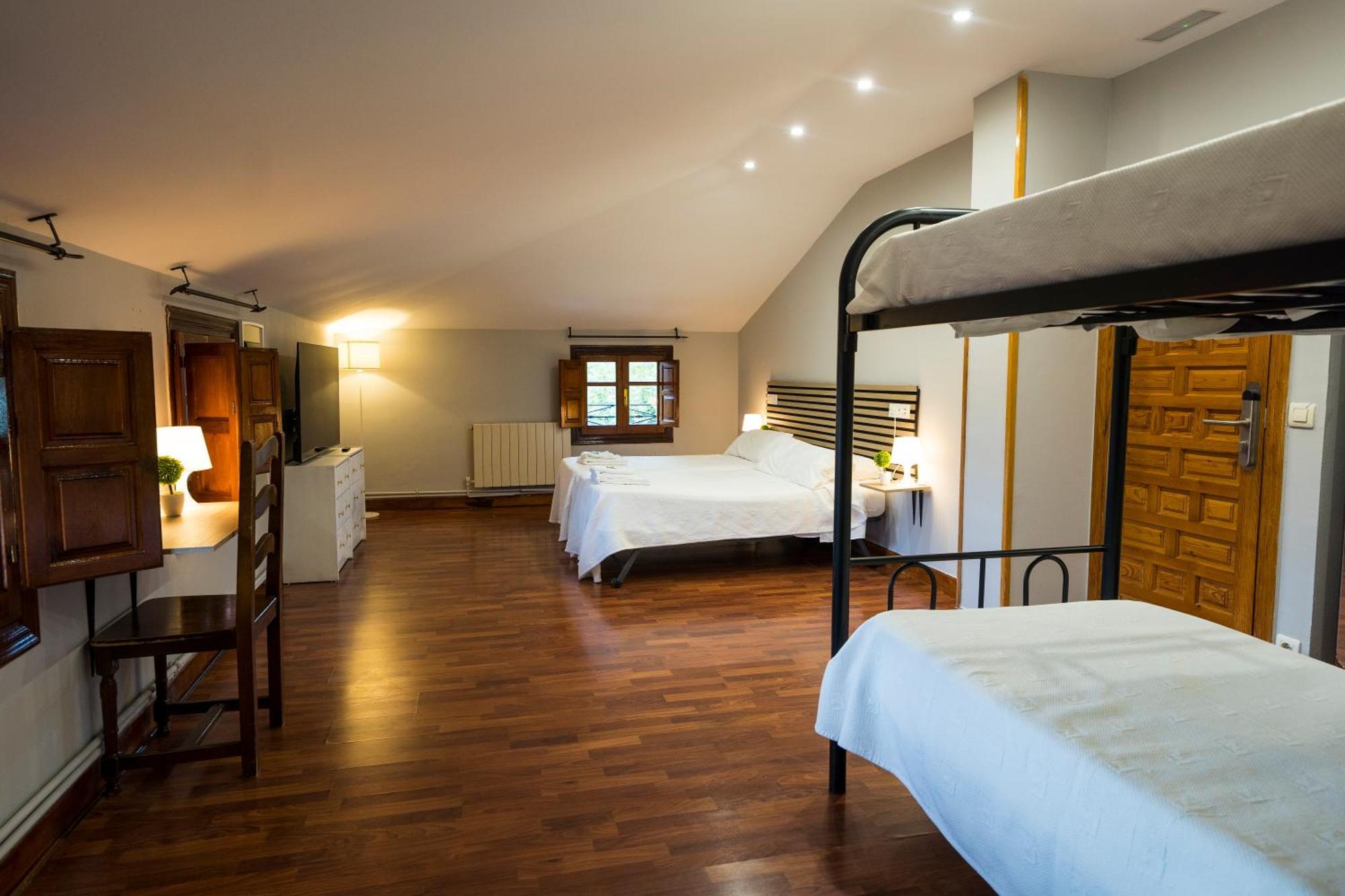 Paratene Ostatu Habitaciones Эрандио Экстерьер фото
