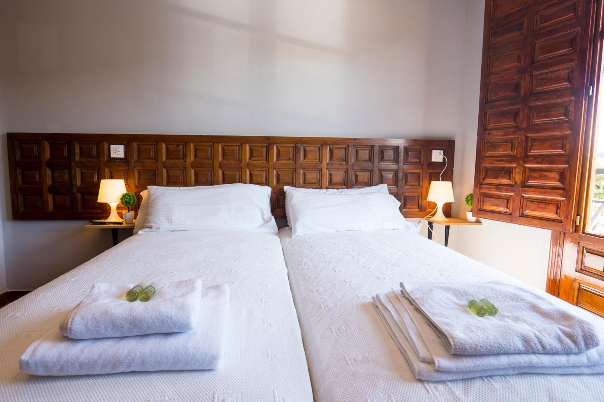 Paratene Ostatu Habitaciones Эрандио Экстерьер фото